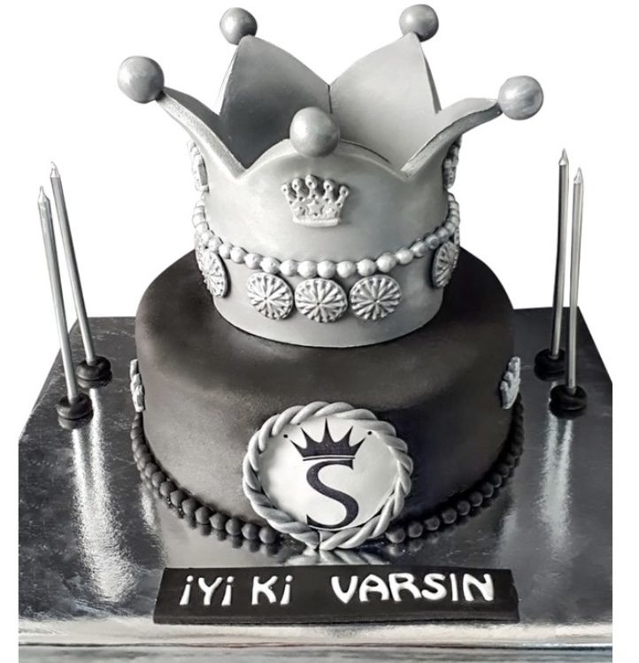 Taçlı Black Kral Doğum Günü Pastası