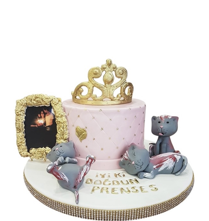 Sevimli Kedicikler Doğum Günü Pastası