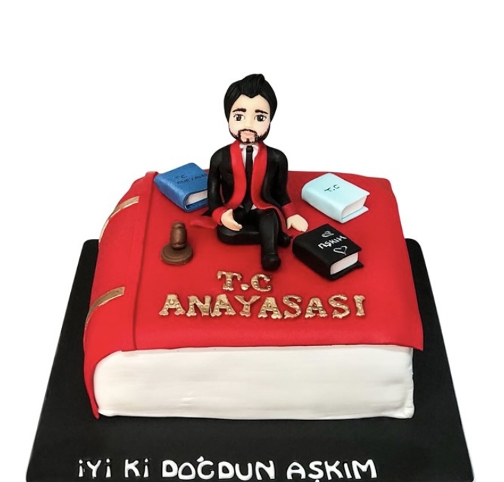Avukat Doğum Günü Pastası