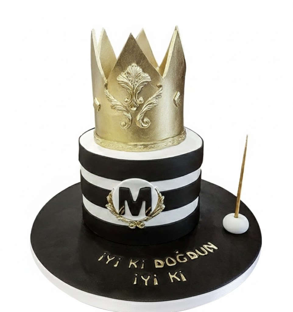 Baş Harfe Özel Taçlı Pasta