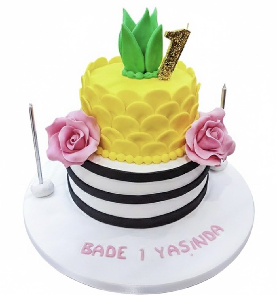 Ananas Doğum Günü Pastası
