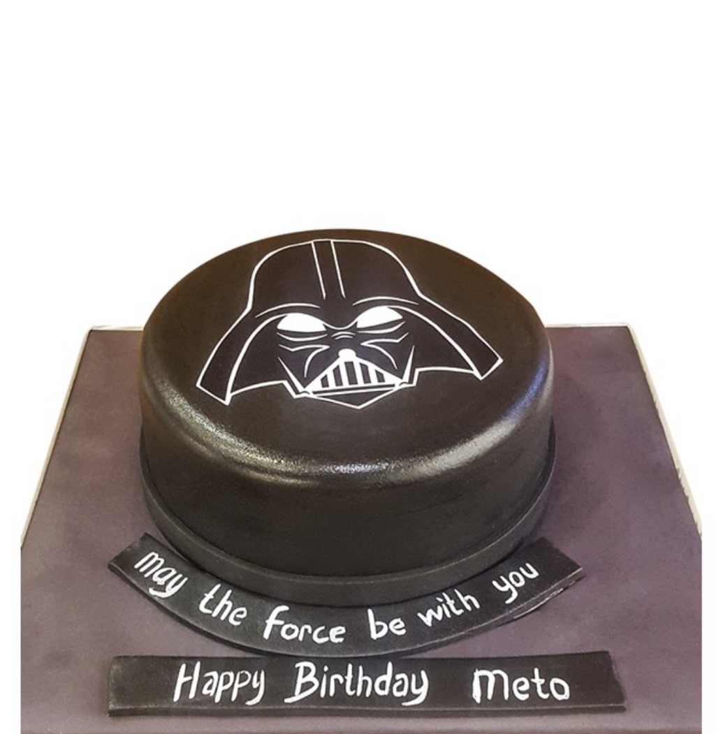 Black Star Wars Pastası