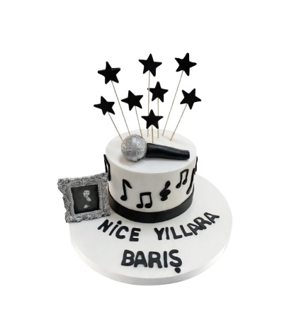Çerçeveli Şarkıcı Doğum Günü Pastası