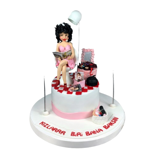 Güzellik Salonu Konseptli Doğum Günü Pastası