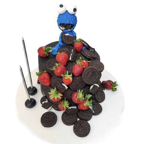 Çilekli Oreo Kurabiye Canavarı Pastası