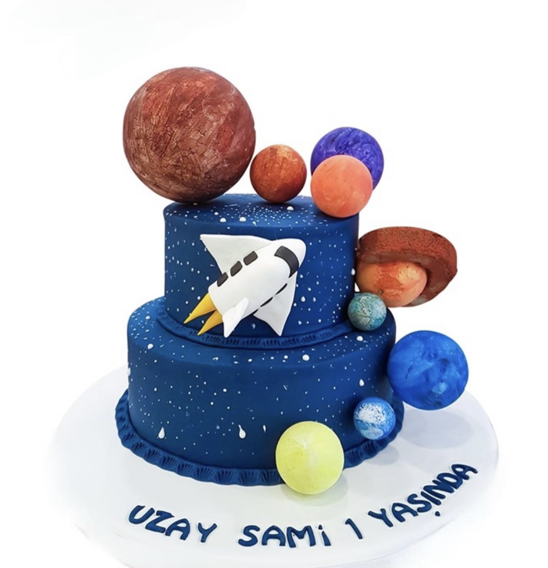 Uzay Gemisi Doğum Günü Pastası