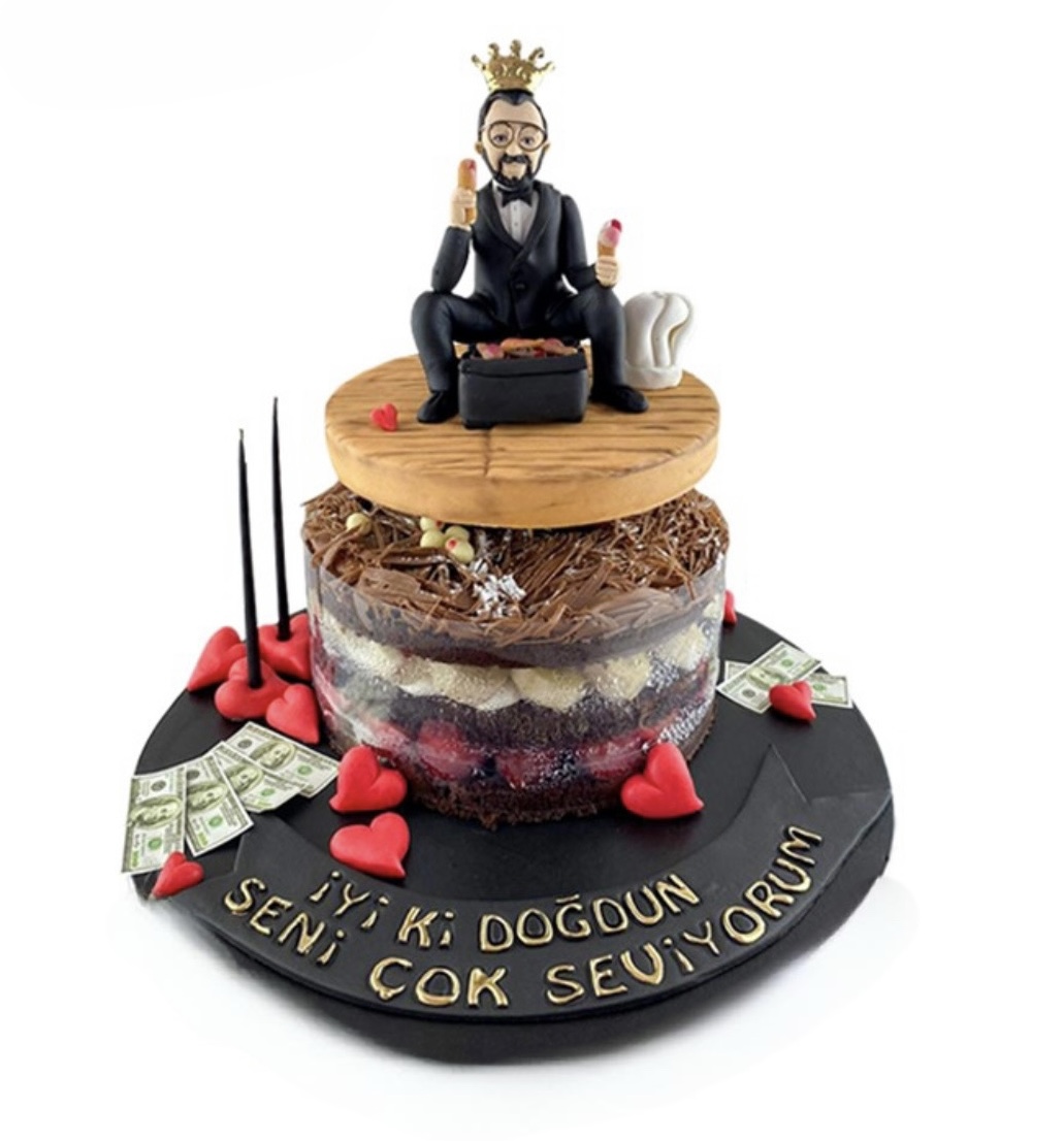 Figürlü ve Meyveli Sevgili Pastası