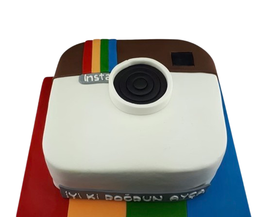 Instagram Fenomeni Doğum Günü Pastası