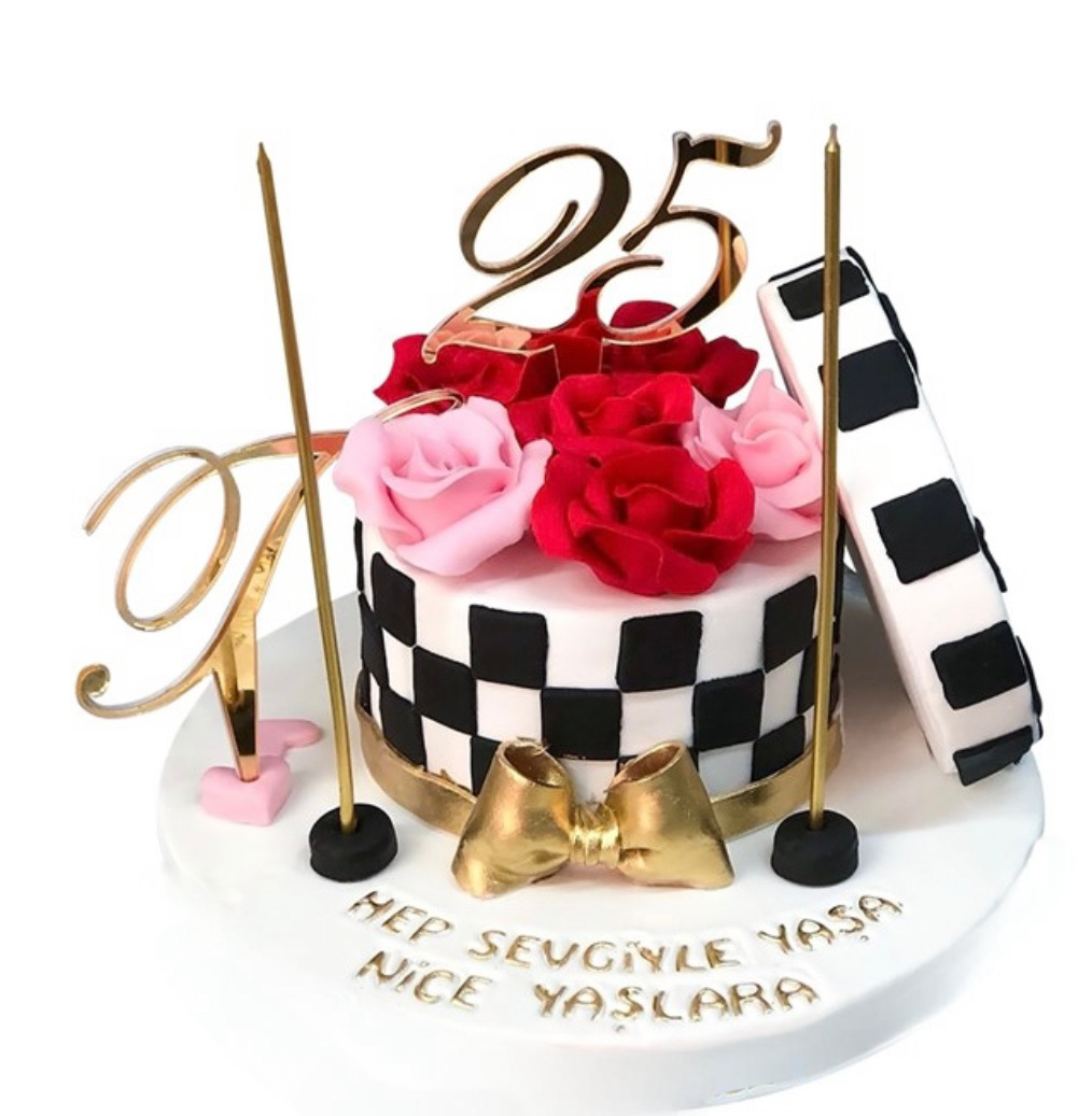 Gül Kutusu Doğum Günü Pastası