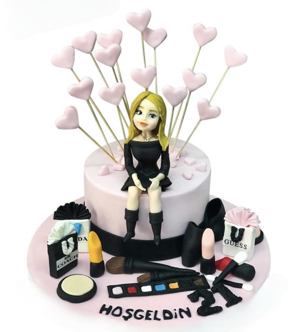 Figürlü Makyaj Doğum Günü Pastası